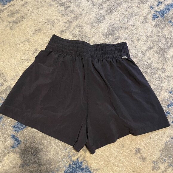 Women's Black Villa Lightweight Short, Size Small - Picture 1 of 7